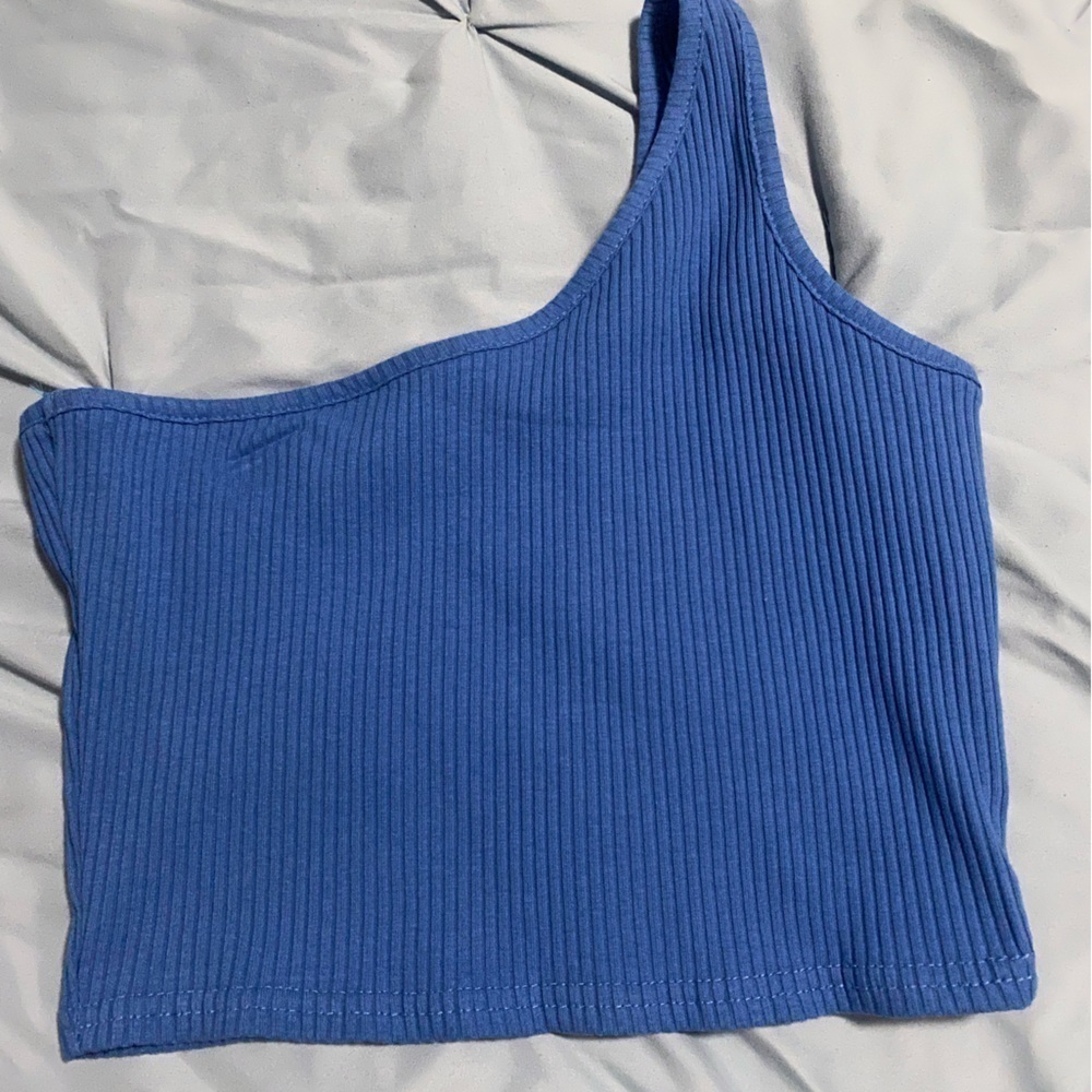 ONE Shoulder crop top